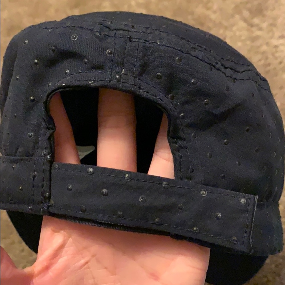 Hat - Picture 5 of 6